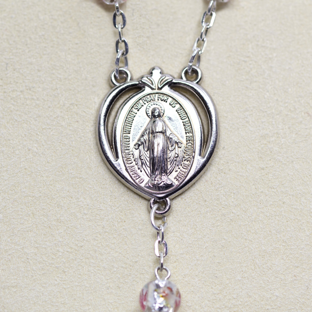 Chapelet en verre soufflé rose et argent
